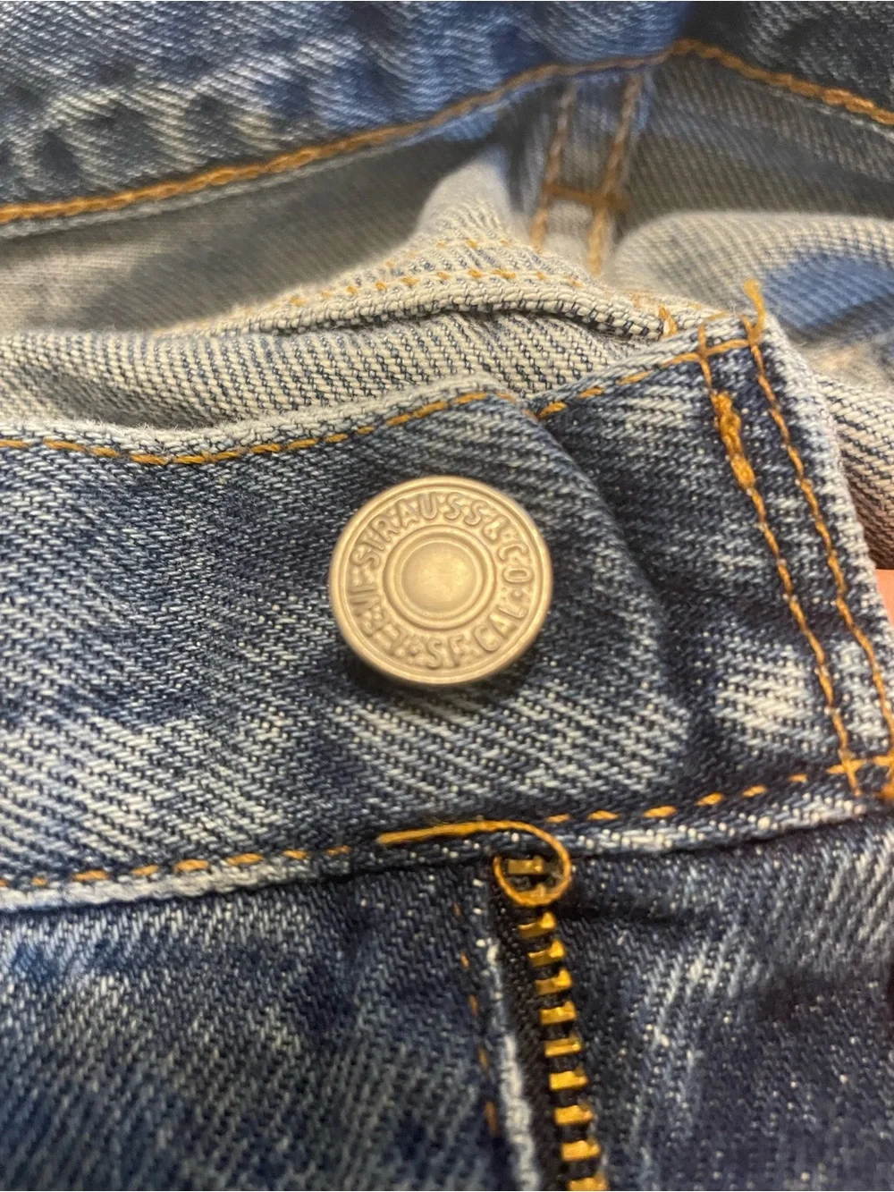 Vintage 1999 Levis 550 Medium Stonewash Jeans M110 Button Assembled DR US Cut